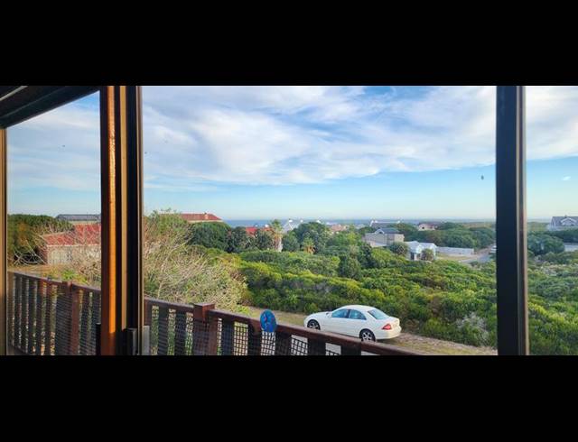 3 BEDROOM HOUSE FOR SALE IN KLEINBAAI